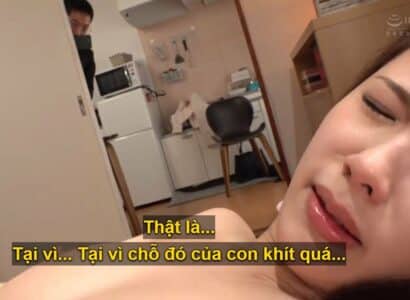 thanh-nien-tinh-co-nhin-thay-chi-gai-thang-ban-bi-bo-dit-va-ban-ngap-bim